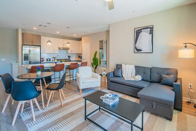 777 E Stella Ln in Phoenix, AZ - Building Photo - Building Photo