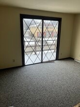 9165 W Allerton Ave in Greenfield, WI - Building Photo - Building Photo