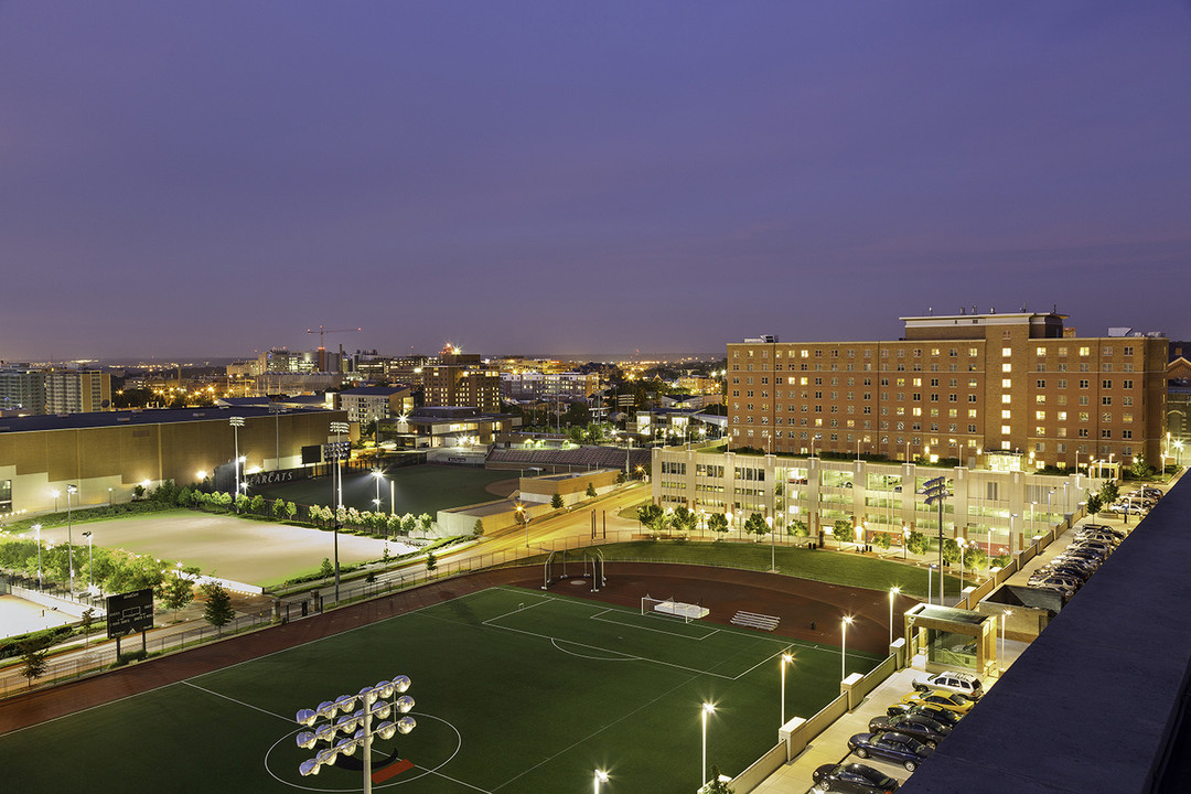 University Park Apartments in Cincinnati, OH - Building Photo