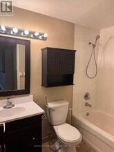 6720 Glen Erin Dr in Mississauga, ON - Building Photo - Building Photo