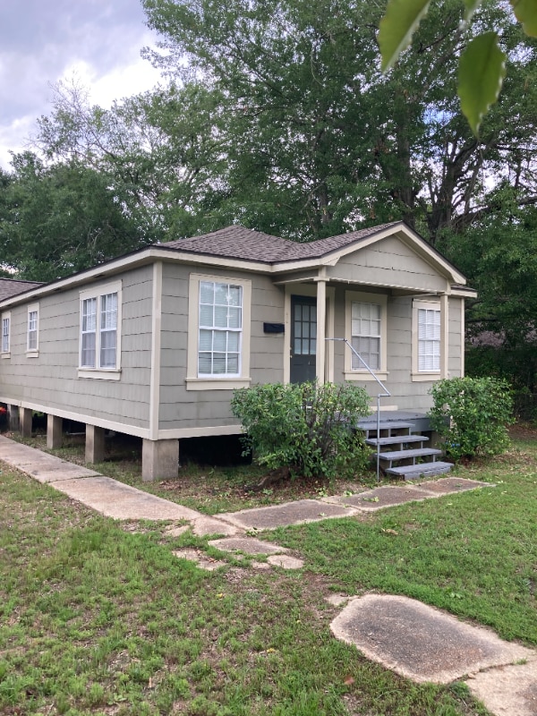 406 N Texas St in Deridder, LA - Building Photo - Building Photo