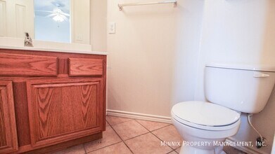 517 N Brentwood Ave in Lubbock, TX - Foto de edificio - Building Photo