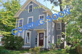 359 Nashua St in Milford, NH - Building Photo