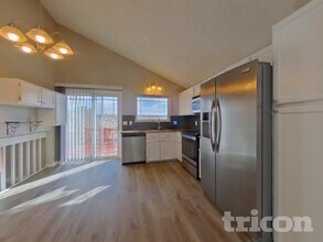 628 Longfellow Ln in Littleton, CO - Foto de edificio - Building Photo