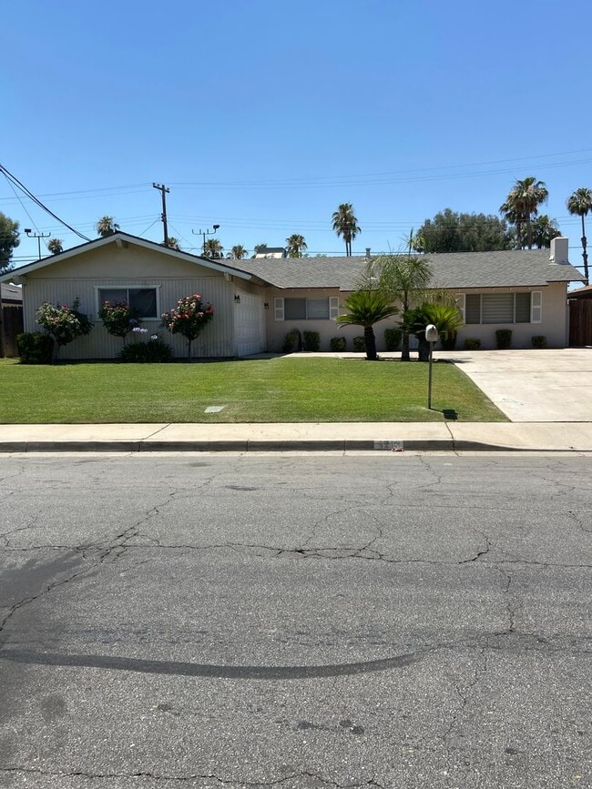 4213 Alexander St in Bakersfield, CA - Building Photo - Building Photo
