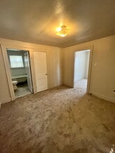 2106 Echols St in Bryan, TX - Foto de edificio - Building Photo