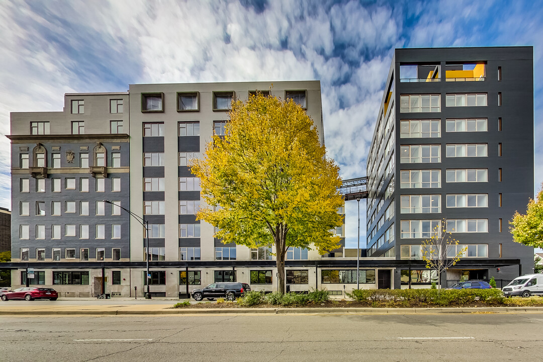 Anderson Point in Chicago, IL - Building Photo