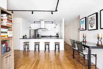 222 W 14th St in New York, NY - Building Photo - Building Photo
