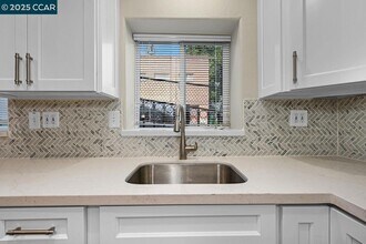 1424 Pomona St in Crockett, CA - Building Photo - Building Photo