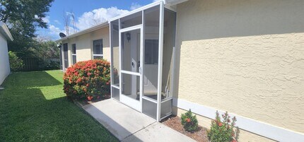 451 10th Pl in Vero Beach, FL - Building Photo - Building Photo