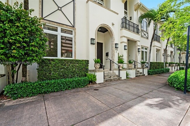 530 Valencia Ave in Coral Gables, FL - Building Photo - Building Photo