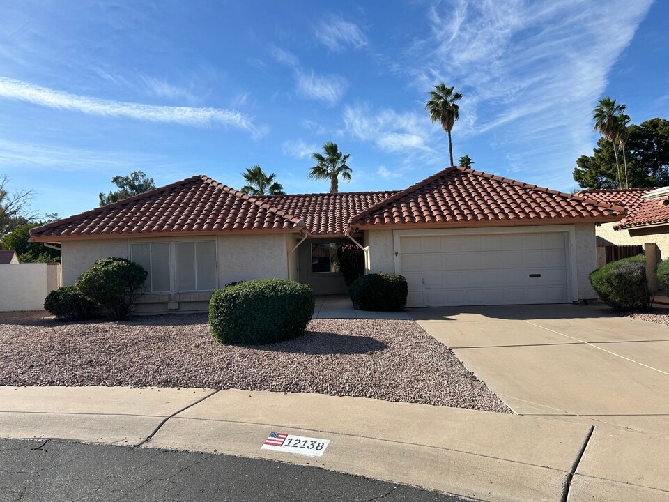 12138 S Tomi Dr in Phoenix, AZ - Foto de edificio