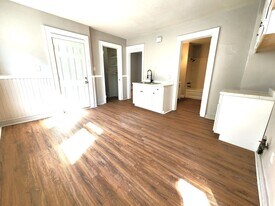 3027-3029-3029 N Holton St in Milwaukee, WI - Building Photo