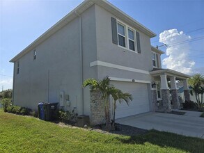 11006 Kidron Valley Ln in Tampa, FL - Building Photo - Building Photo