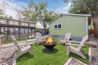 1106 Fairmount Ave in Austin, TX - Building Photo - Building Photo