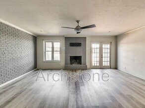 3063 W Wilshire Blvd in Oklahoma City, OK - Building Photo - Building Photo