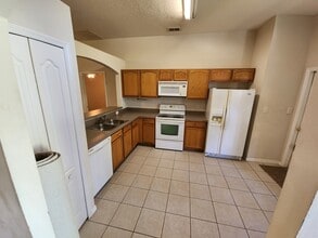 2792 Boardwalk Way in Tavares, FL - Building Photo - Building Photo