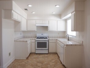 510 Las Colinas St in Tehachapi, CA - Building Photo - Building Photo