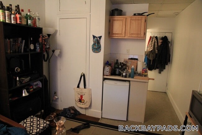 272 Newbury St, Unit 12 in Boston, MA - Building Photo - Building Photo