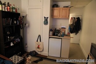 272 Newbury St, Unit 12 in Boston, MA - Foto de edificio - Building Photo