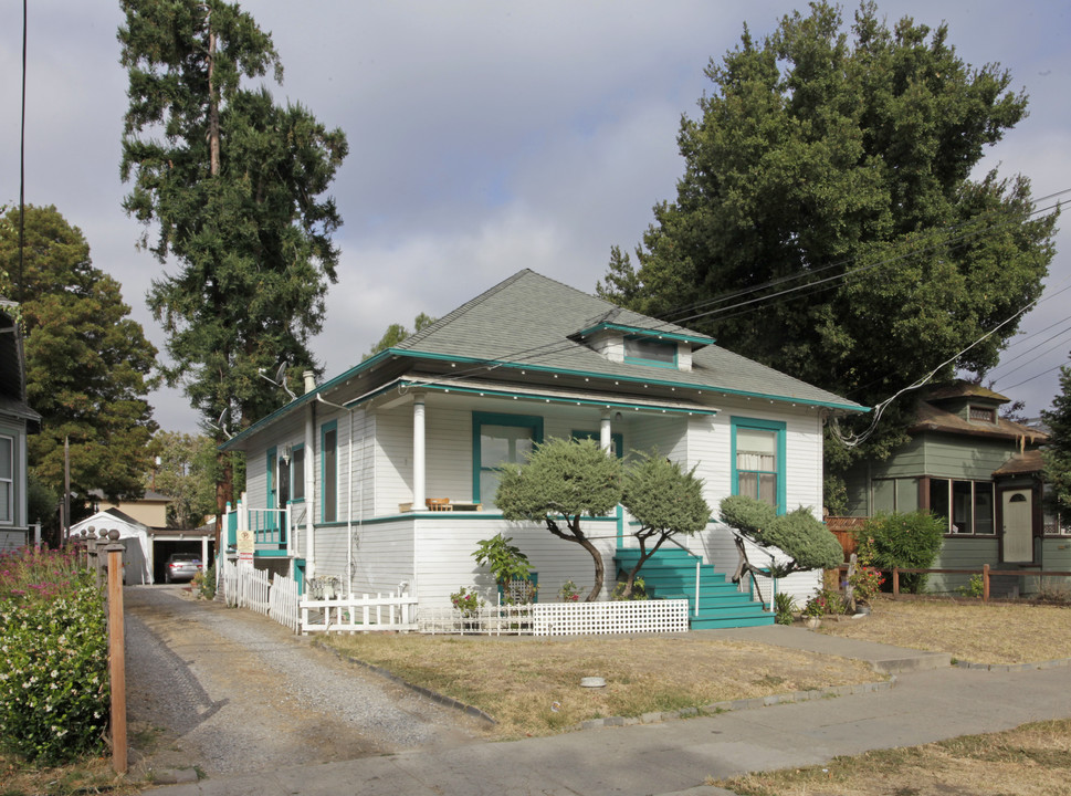 671-675 S 10th St in San Jose, CA - Foto de edificio