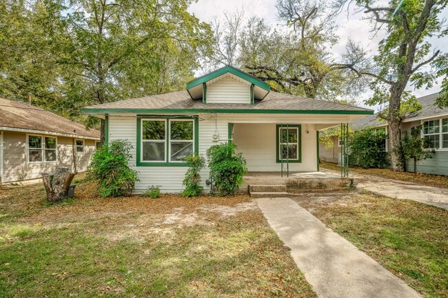 property at 1046 Green St