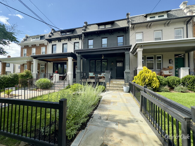 property at 825 Emerson St NW