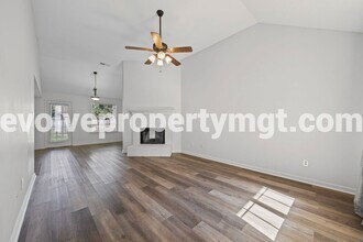 8608 Port Douglas Dr in Memphis, TN - Building Photo - Building Photo