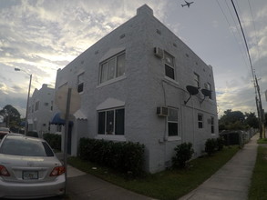 1894 NW 35th St in Miami, FL - Building Photo - Other