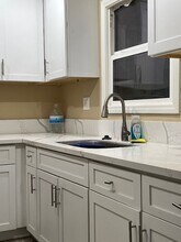 408 Wilkins St in Bakersfield, CA - Building Photo - Building Photo