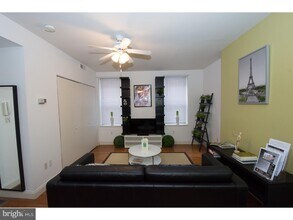 305 S 11th St in Philadelphia, PA - Building Photo - Building Photo