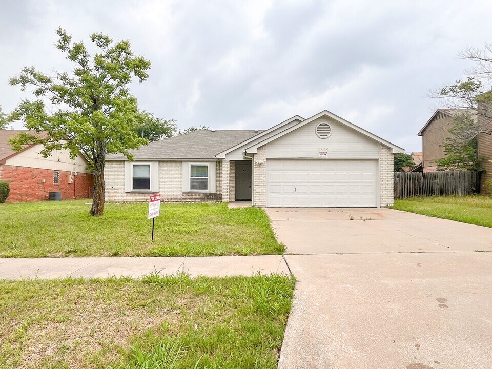 1819 Meadowbrook Dr in Killeen, TX - Building Photo
