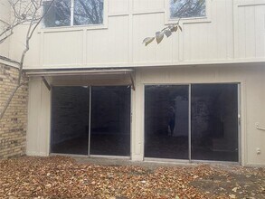 501 Towne House Ln in Richardson, TX - Foto de edificio - Building Photo