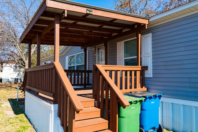 120A Parker Dr in Sanger, TX - Building Photo - Building Photo