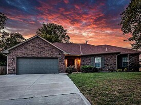 221 Mockingbird Rd in Lawton, OK - Building Photo