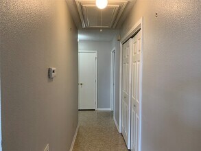 585 Warsaw Dr in Bayou Vista, TX - Building Photo - Building Photo