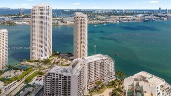 540 Brickell Key Dr, Unit 1519 in Miami, FL - Building Photo
