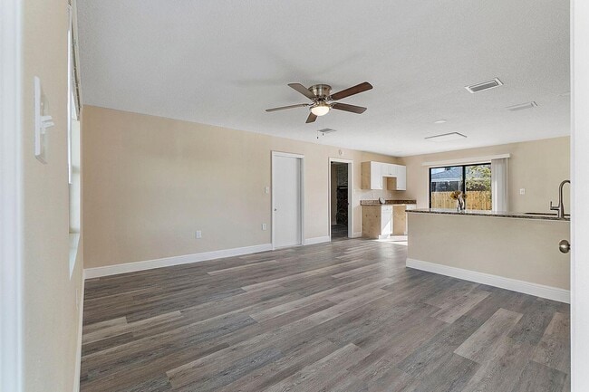 property at 140 S Marjorie Ct