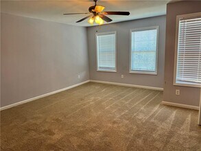 6516 Snow Bird Ln in Douglasville, GA - Building Photo - Building Photo