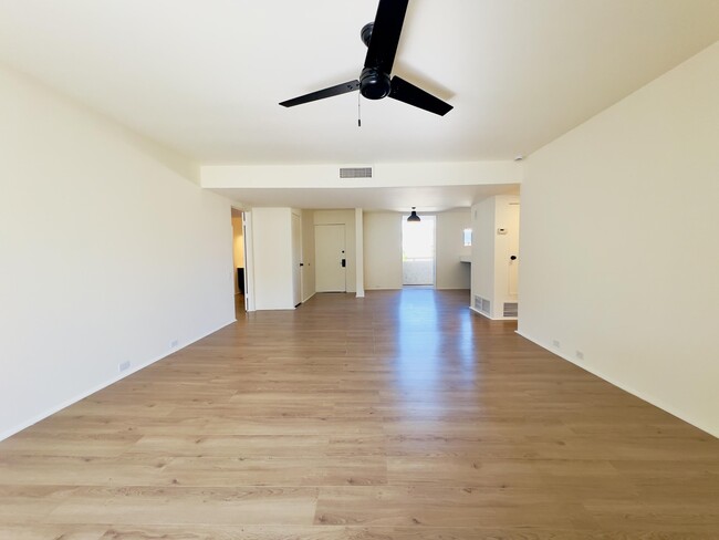 251 E La Verne Way in Palm Springs, CA - Building Photo - Building Photo
