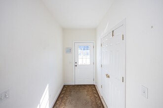 31 Blackthorn Dr in Worcester, MA - Building Photo - Building Photo