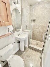 208 Seaview St in Manhattan Beach, CA - Building Photo - Building Photo