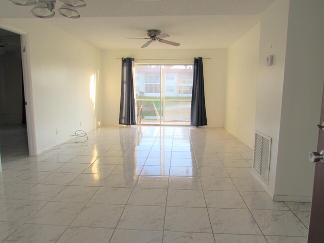 346 Lake Dora Dr in West Palm Beach, FL - Building Photo - Building Photo