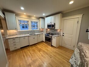 39 Chester Rd in Belmont, MA - Building Photo - Building Photo