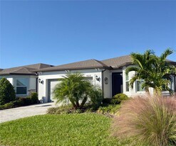10237 Coastal Shrs Dr in Parrish, FL - Building Photo