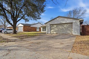 3514 Brookhurst Ln in Arlington, TX - Building Photo