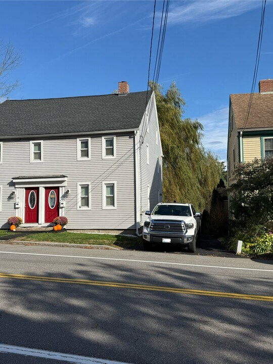72 Main St in South Berwick, ME - Building Photo