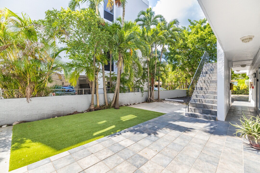 3011 SW 1st Ave in Miami, FL - Building Photo