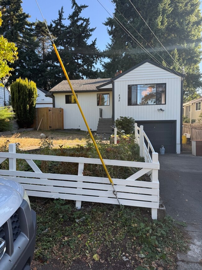 545 NE 100th St in Seattle, WA - Foto de edificio - Building Photo