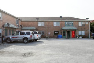 Jefferson Square Apartments in Houston, TX - Foto de edificio - Building Photo